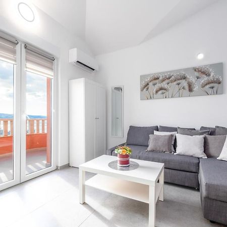 Apartments Matea Дуче Экстерьер фото