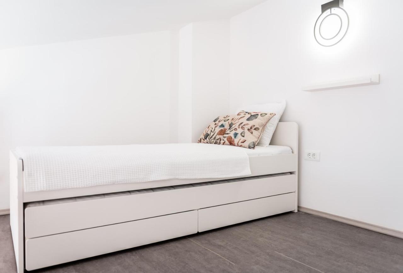 Apartments Matea Дуче Экстерьер фото